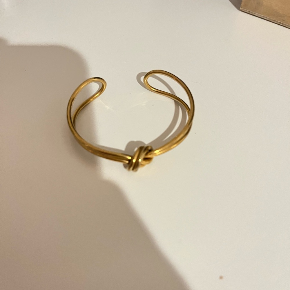 Knot bracelet